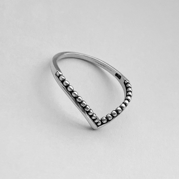 💞TOP SELLER💞Sterling Silver V Shape Ring with Dots, Chevron Rings, Stackable - Picture 10 of 12